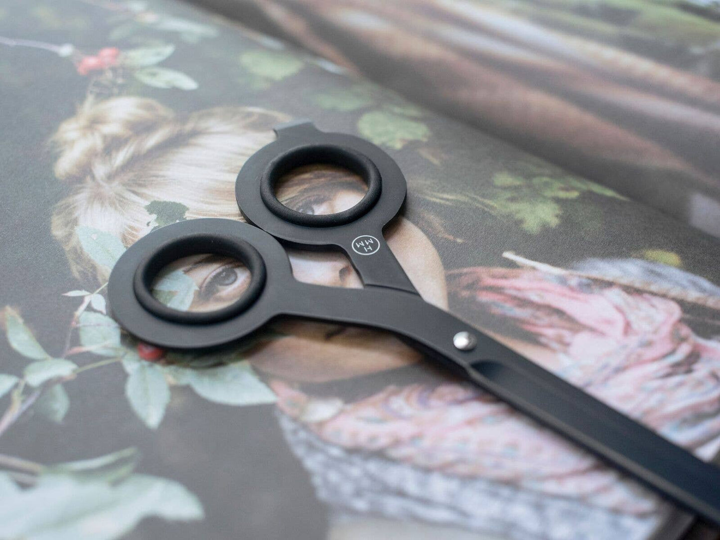 Black Scissors